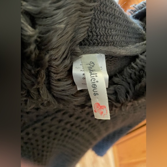 Pinklicious Poncho - Picture 3 of 4